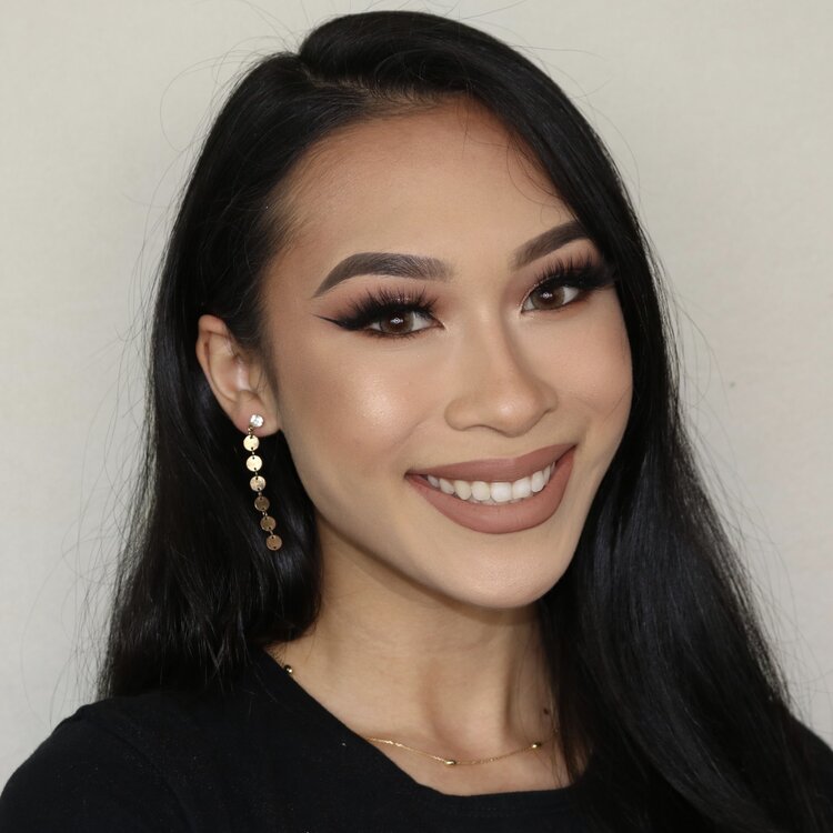 Meet Jasmine Yin: Our freelancing, makeup loving, small business owning beauty youtuber!
