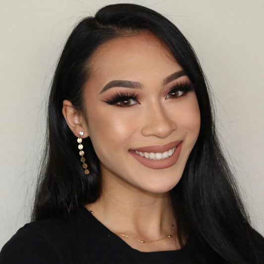 Meet Jasmine Yin: Our freelancing, makeup loving, small business owning beauty youtuber!