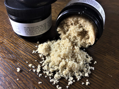 Scrub: Brown Sugar X Sweet Almond Oil - Glow & Polish Skin