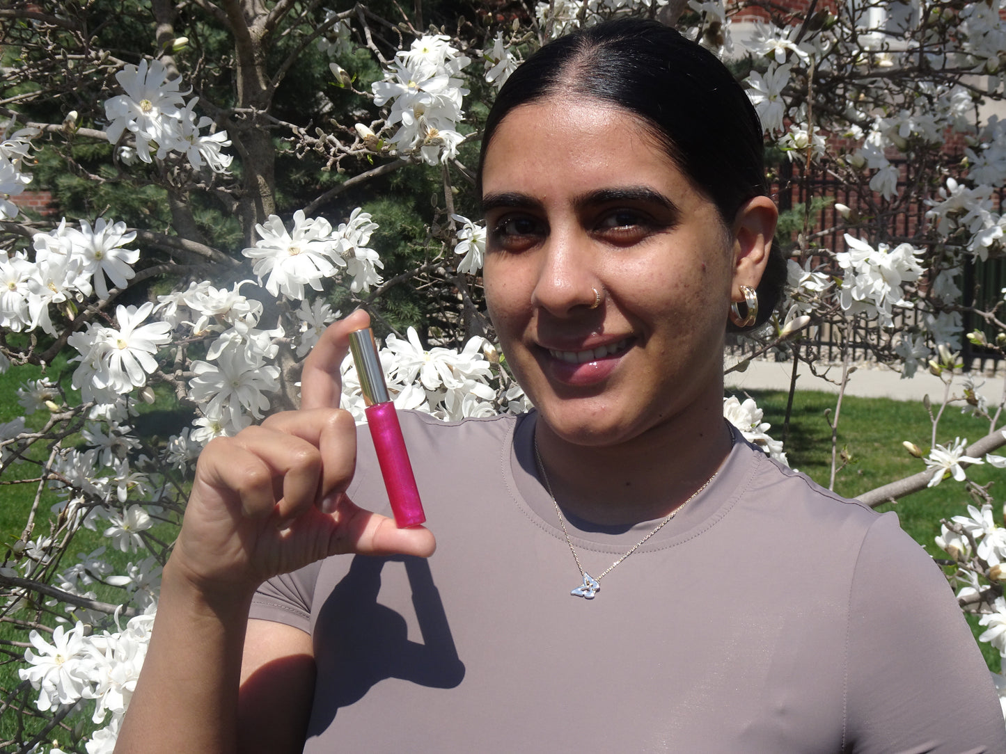 Maximum Magenta - Brillo iluminador Lip Pop | Rosa Mosqueta X Vitamina E
